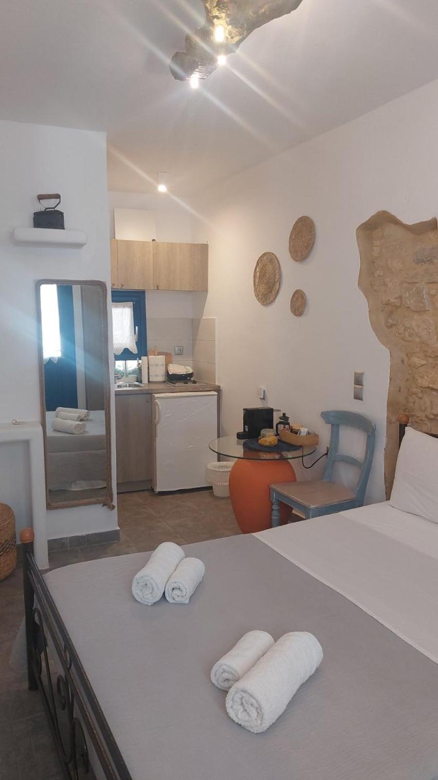 Margarita'S Rooms Folegandros Town Номер фото